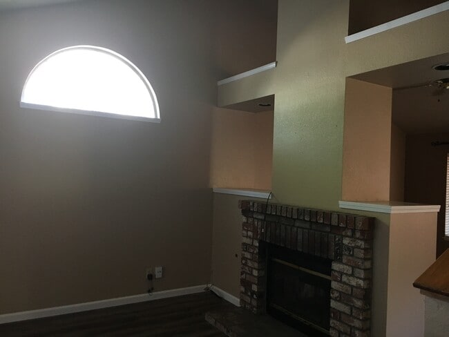 Photo - 2009 Hearthstone Ln