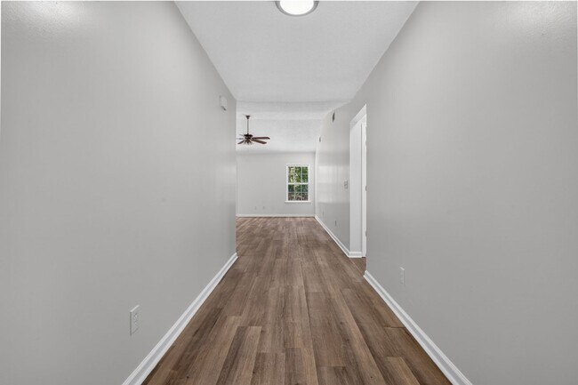 Photo - Beautiful home in Elgin