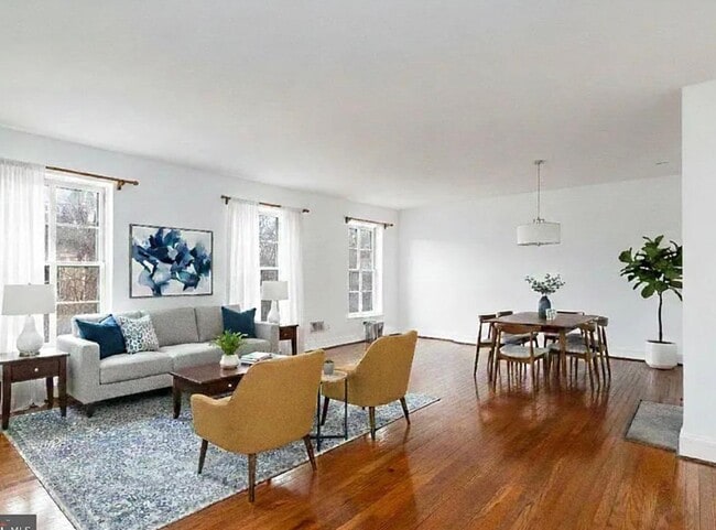 Photo - 1717 Green St