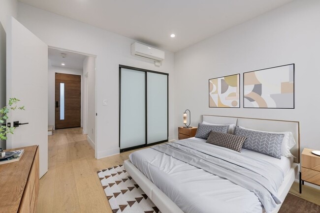 Photo - 741 N Gramercy Pl