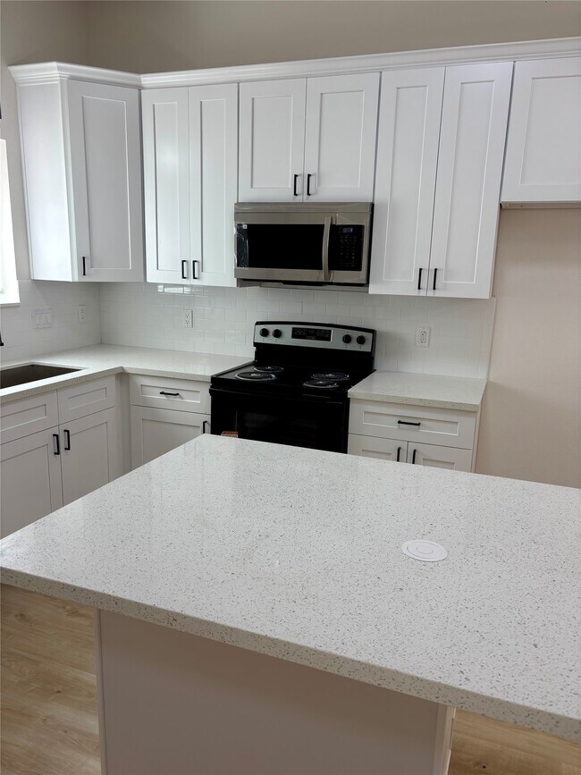 Photo - 9711 Pelsey St