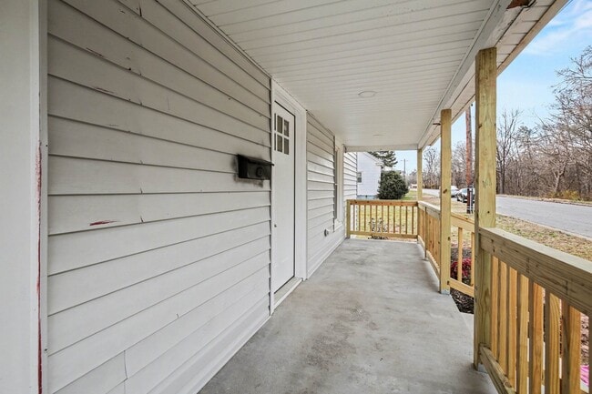 Photo - 1144 Front St