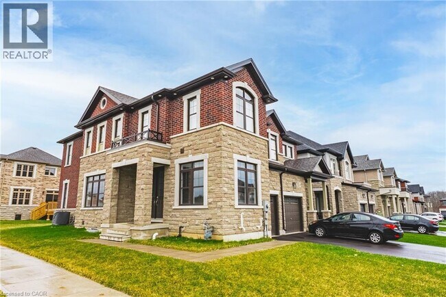 Photo - 28 Cherry Blossom Hts