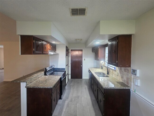 Photo - 11119 Sageburrow Dr