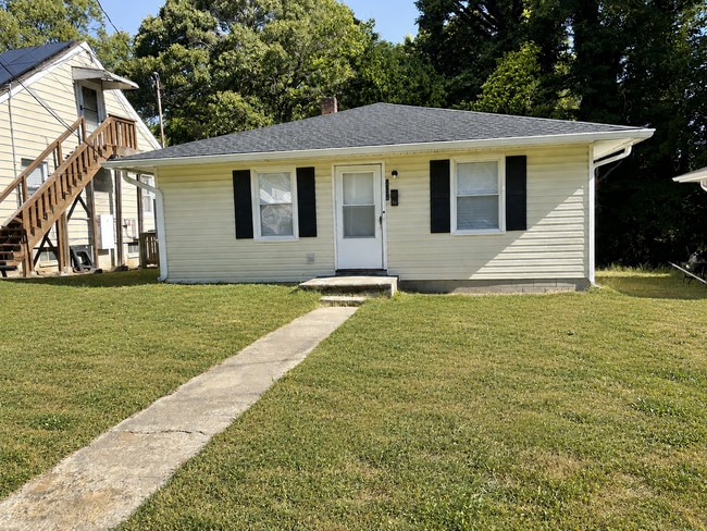 Building Photo - 1329 Marne St