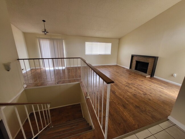 Photo - 5215 Bayview Ave
