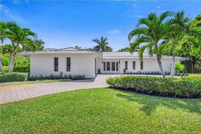 718 Old Trail Dr