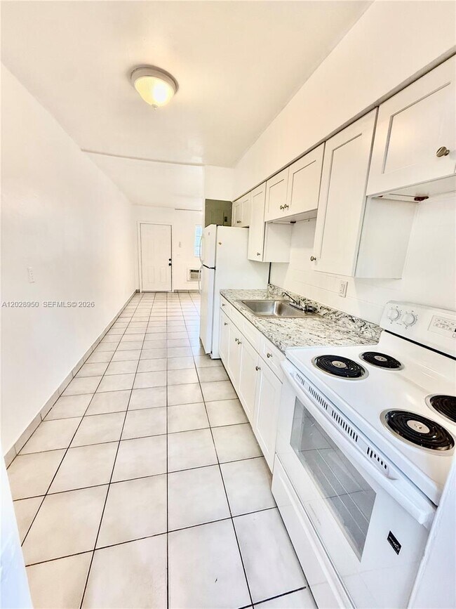 Photo - 717 SW 13th Ave Unit 2