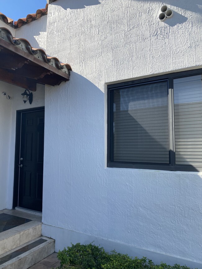 Building Photo - 4752 SW 2nd Ter Rental