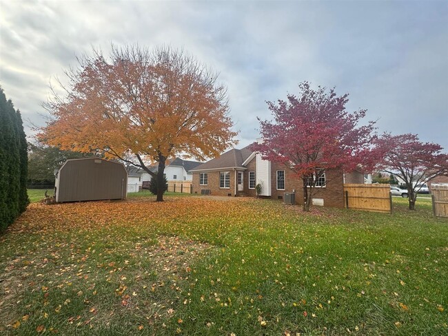 Photo - 640 Masters Way