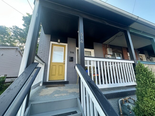 Photo - 516 Borland St