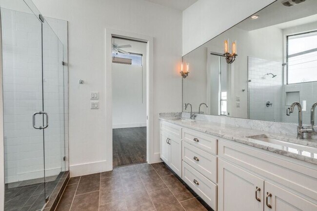 Photo - 2522 N Henderson Ave Unit #3