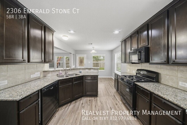 Building Photo - 2306 Emerald Stone Ct