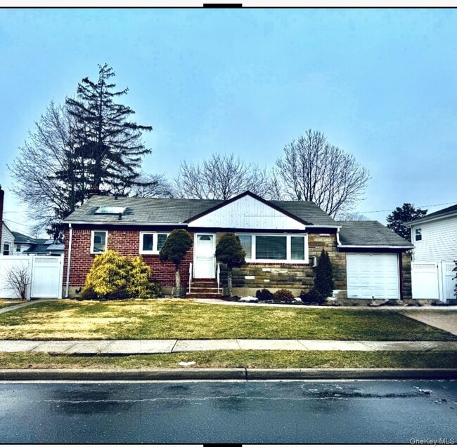 Building Photo - 31 Evelyn Ln