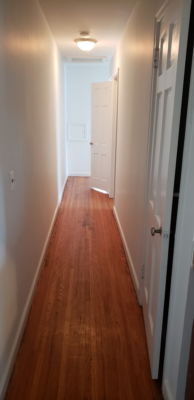 hallway - 4242 S 15th Ave Unit 1