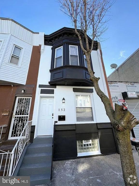 Building Photo - 152 W Wishart St Rental