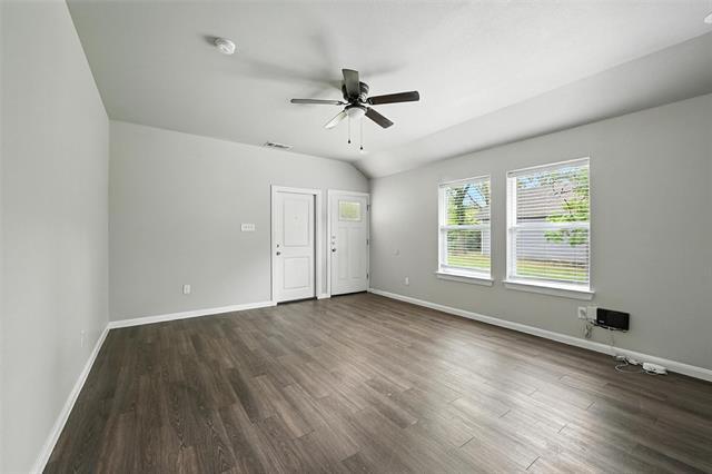 Photo - 910-914-914 N Throckmorton St