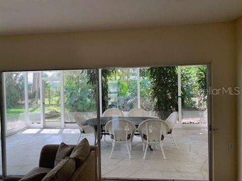 Photo - 116 Aurora St E