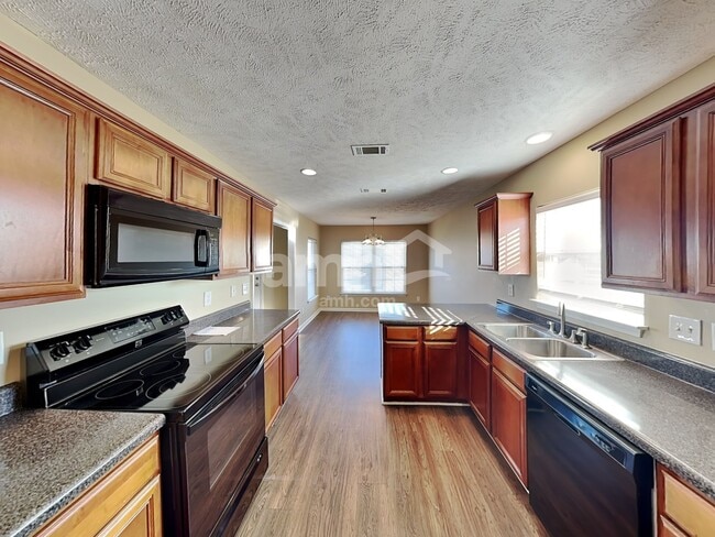 Photo - 4005 Strata Dr