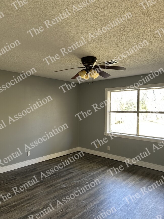 Photo - 56 Martha Dr