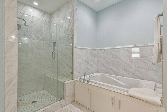 Building Photo - 18659 Clover Path