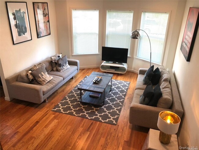 9 Mohegan Ave