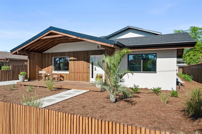 Photo - 870 Carver St