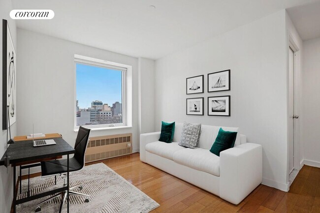 Photo - 41-18 Crescent St