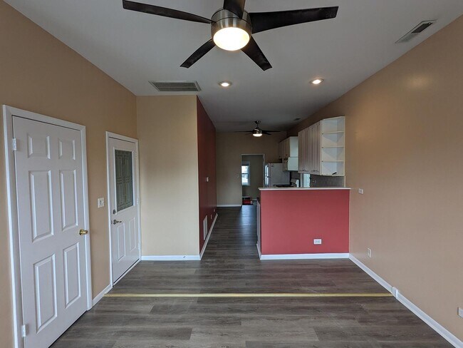 Photo - 2426 W. Moffat St Unit Apt. 2