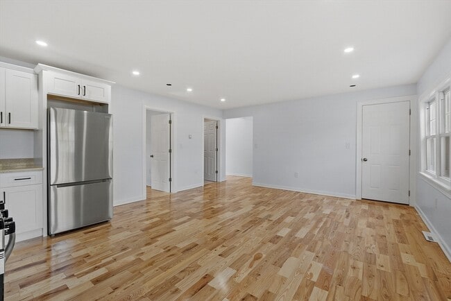 Photo - 382 West Main Street