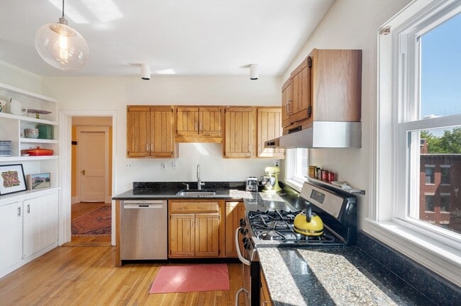 Building Photo - 4 Linden Ct Unit 3