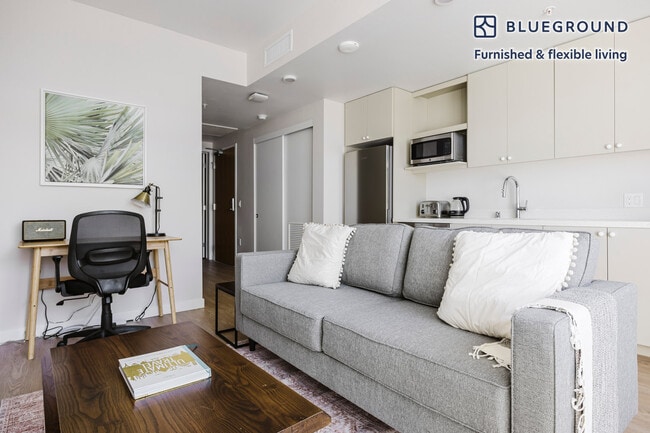 Photo - 200 Mesnager St Unidad FL7-ID1235