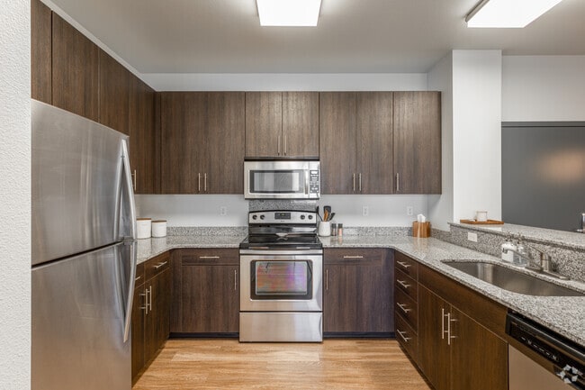3BR, 2BA - 1,211 SF