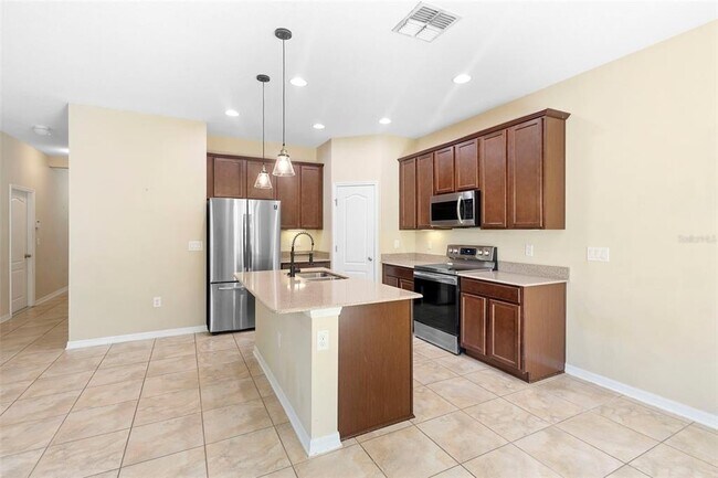 Photo - 215 Lakeshore Dr