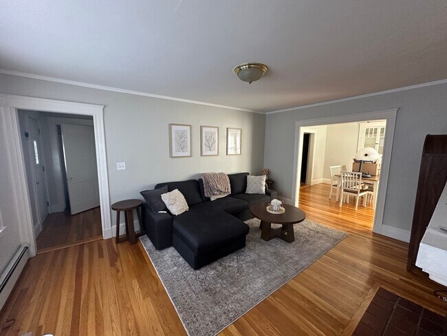 Photo - 12 Jeanette Ave Unidad #1