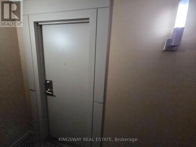 Photo - 330 Burnhamthorpe Rd W Unit 710