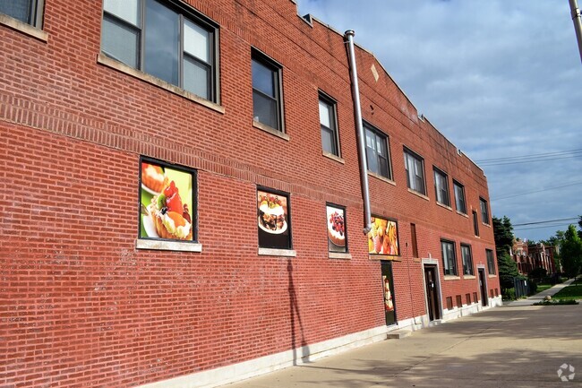 Building Photo - 4349 N Spaulding Ave Unit 2 Rental