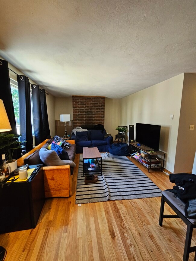 Building Photo - 126 Highland Ave Unit 1 Rental