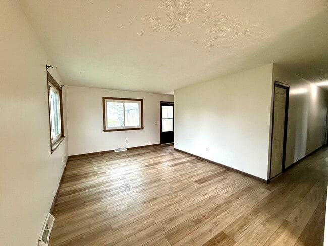 Photo - 6249 Amanda Dr