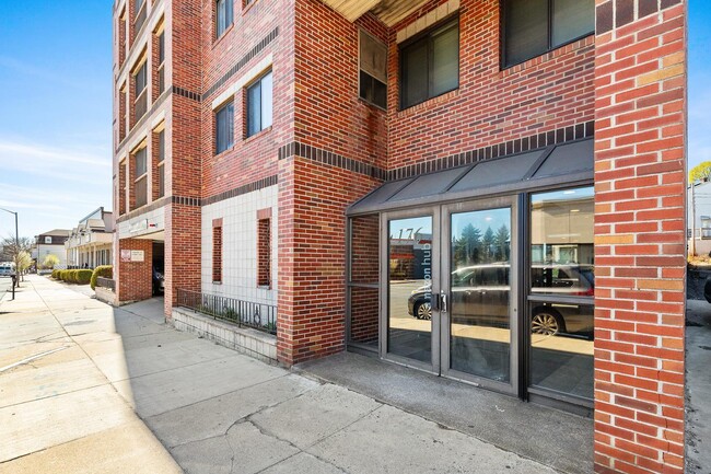 Photo - 176 Broadway