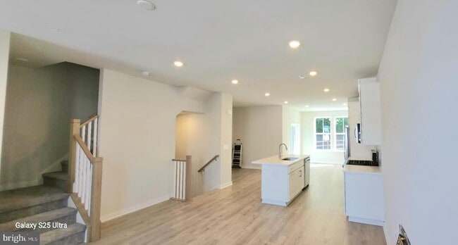 Building Photo - 242 Talucci Dr Rental