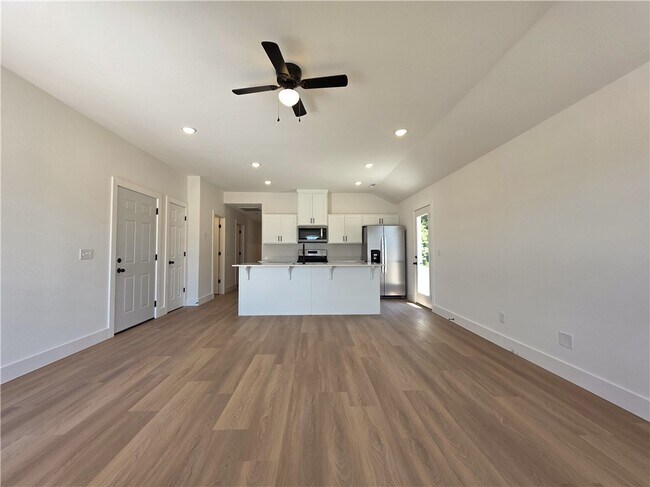 Photo - 93 W Rainsong St
