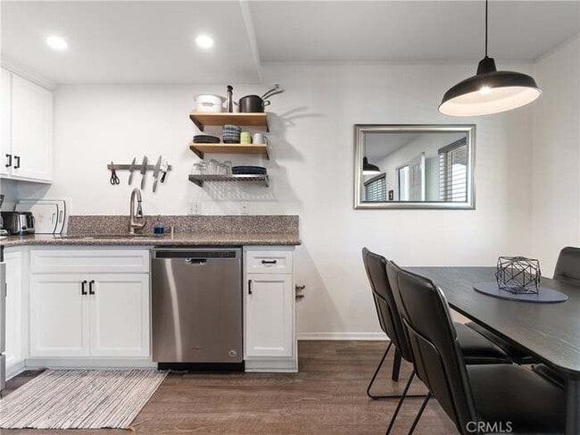 Photo - 14405 Cerise Ave Unidad 29