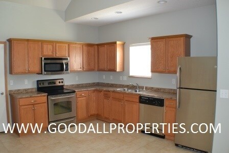 Photo - 3 Bedroom, 2 1/2 Bath Townhome in Urbandale