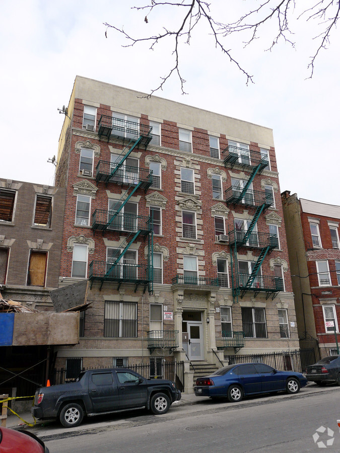 Photo - 671 Cauldwell Ave Apartments
