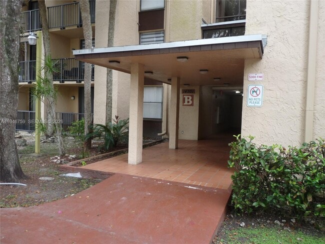 Building Photo - 14301 N Kendall Dr Unit 203B