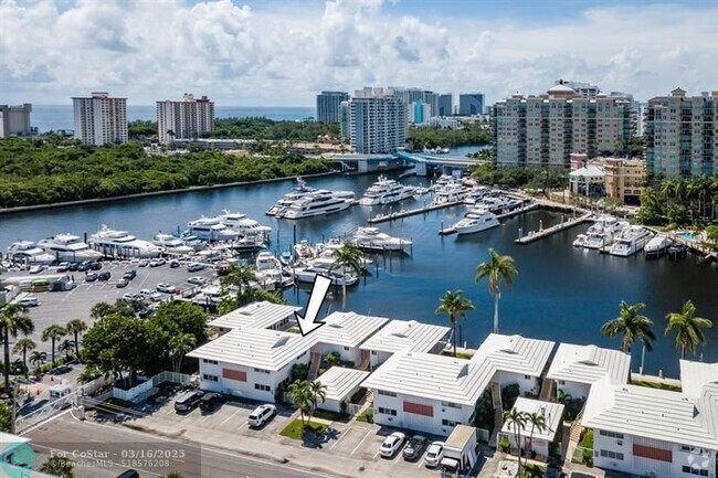 Building Photo - 2760 Yacht Club Blvd Unit 10C Rental