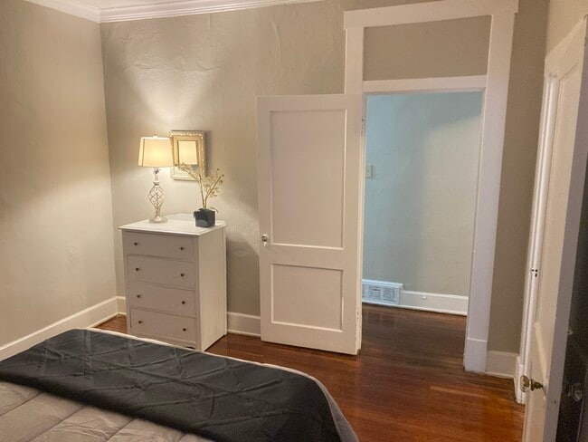 Photo - 1712 Richards St