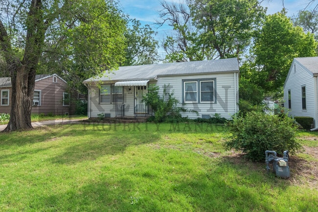 Photo - 608 N Sheridan St