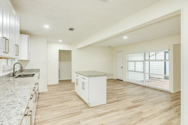 Photo - 408 Gardenia St